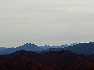 燧ヶ岳と男体山、遠くに日光白根山