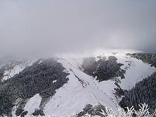 頂上付近はかなりの積雪