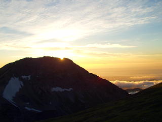 旭岳に沈む夕陽