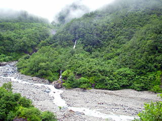 小さな滝