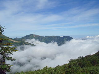 山と雲