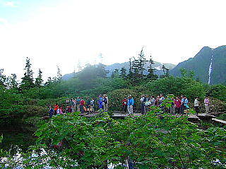 鏡平小屋の鏡池で