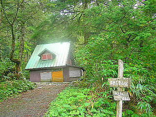 白出小屋